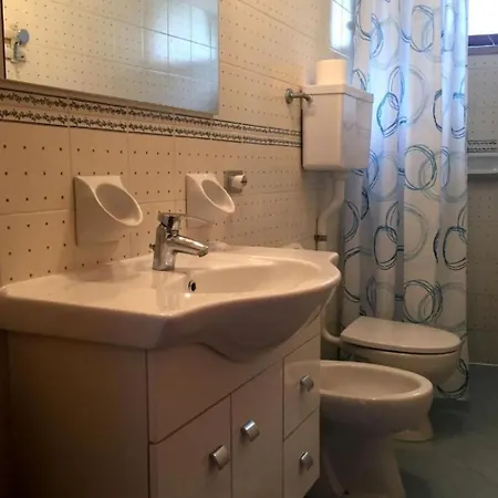 Lägenhet By Interhome Brenzone sul Garda